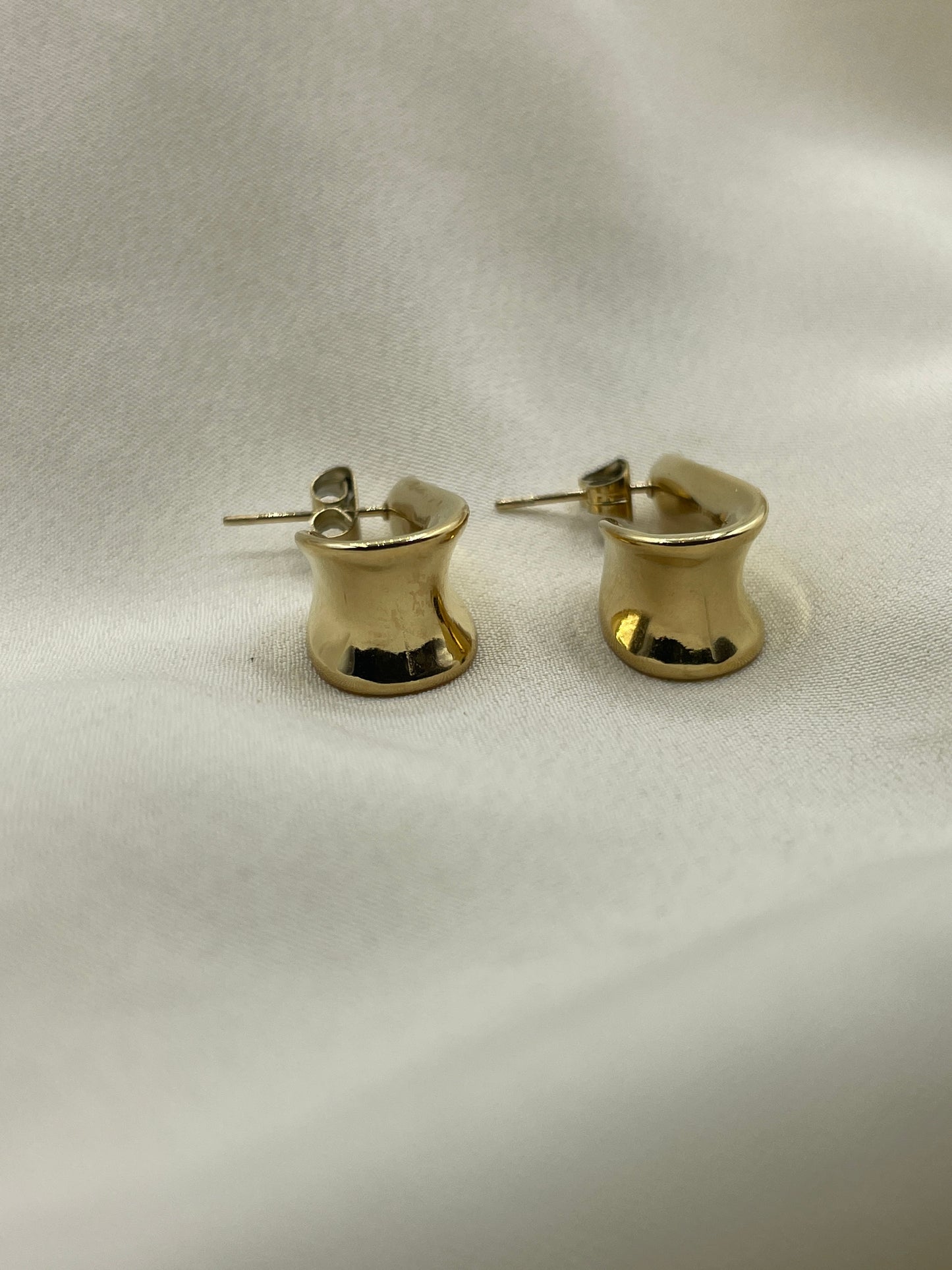 Ancient Handle Earrings Gold