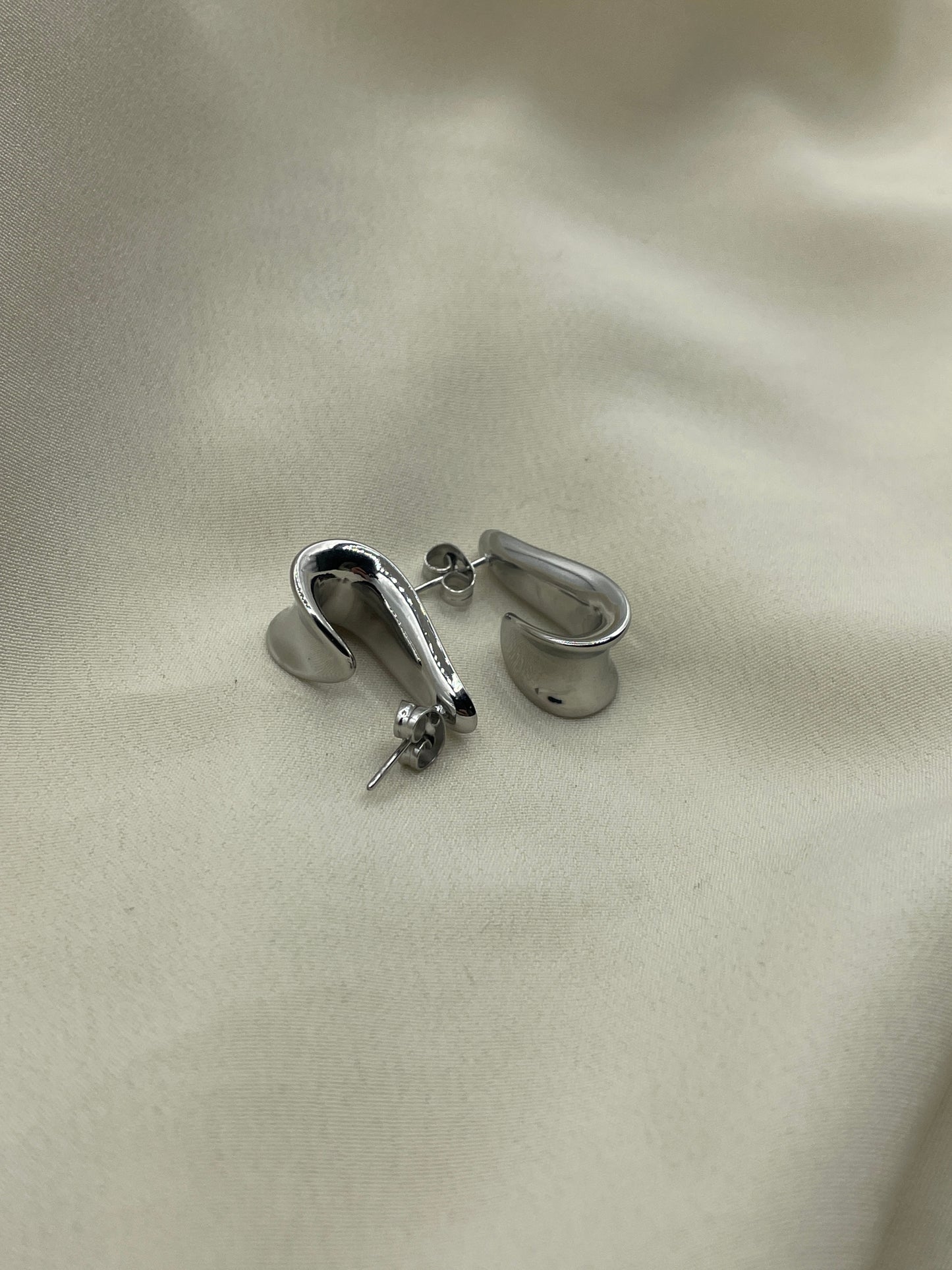 Ancient Handle Earrings Silver