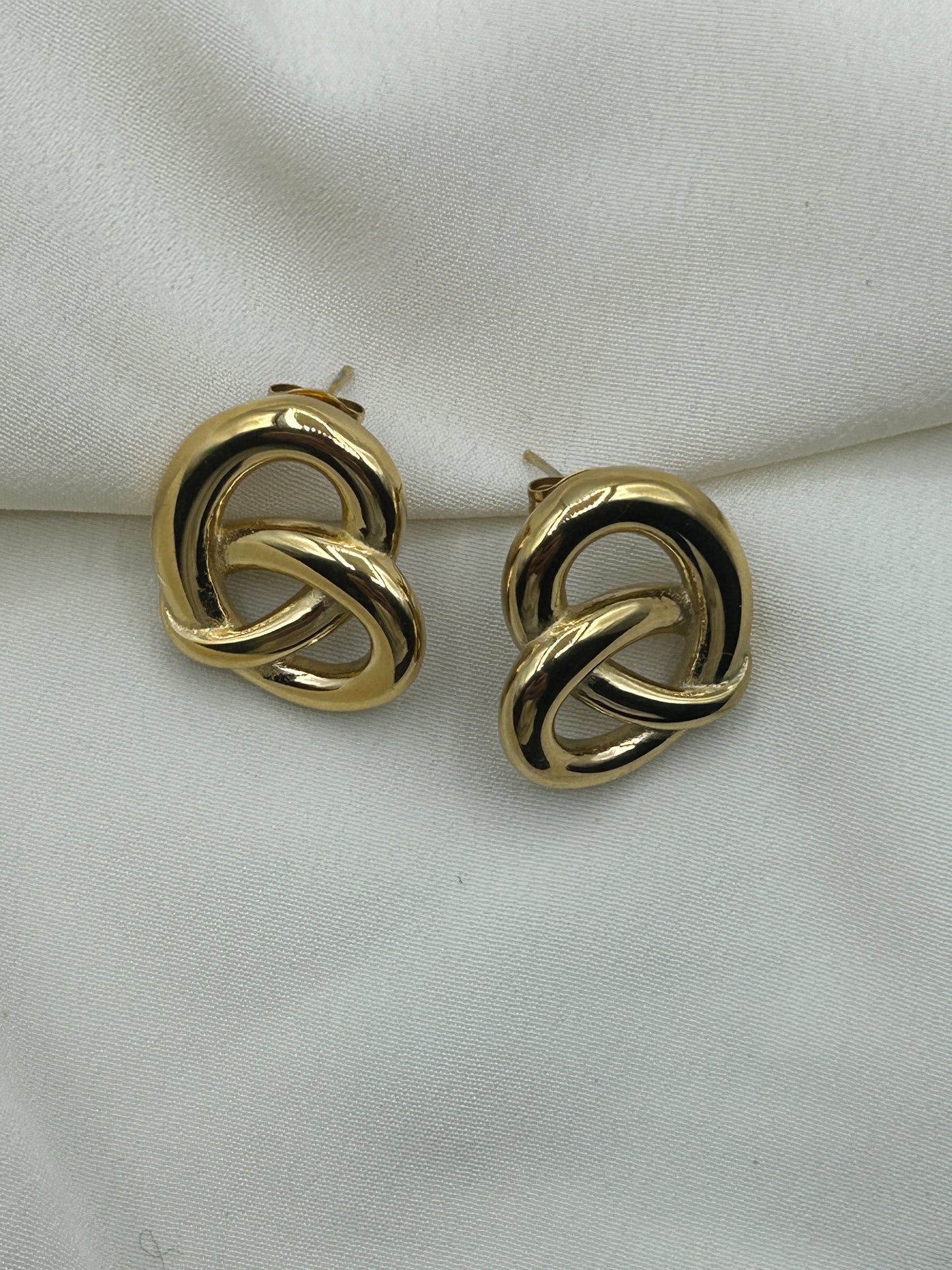 Bretzel Earrings Gold