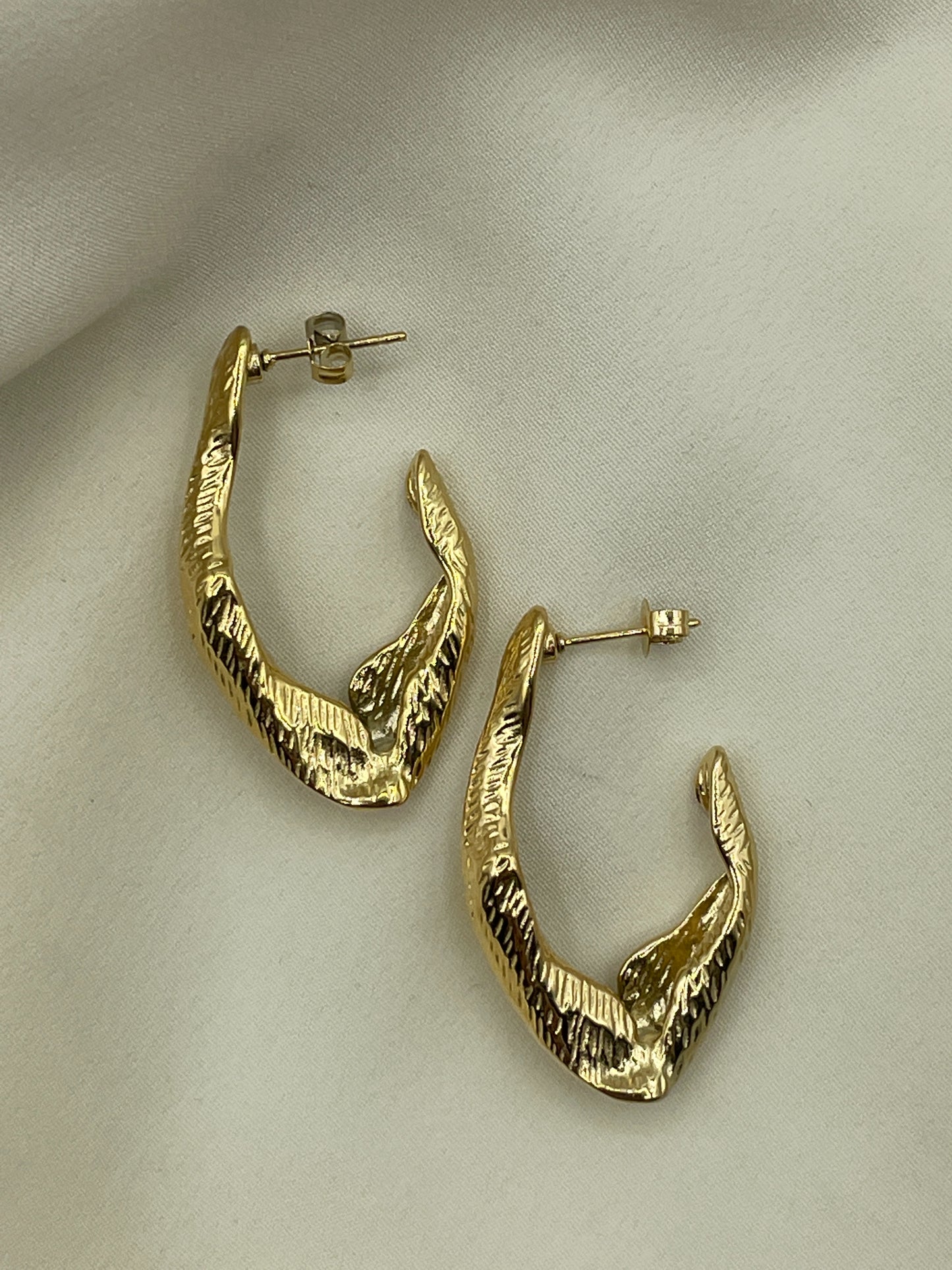 Clawed Lava Hoops Earrings Gold