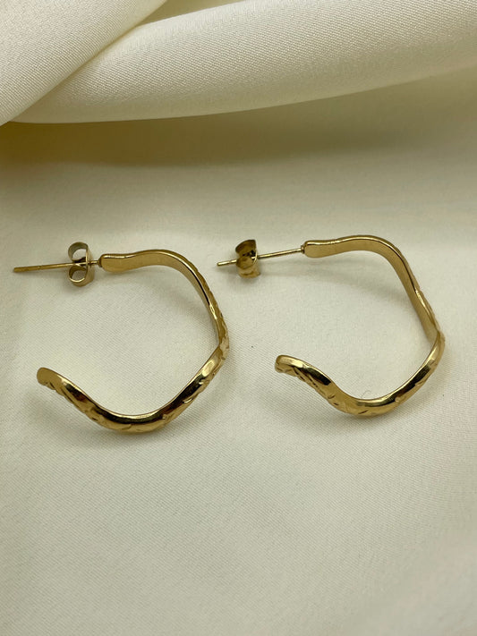 Wavy Hoops Earrings Gold