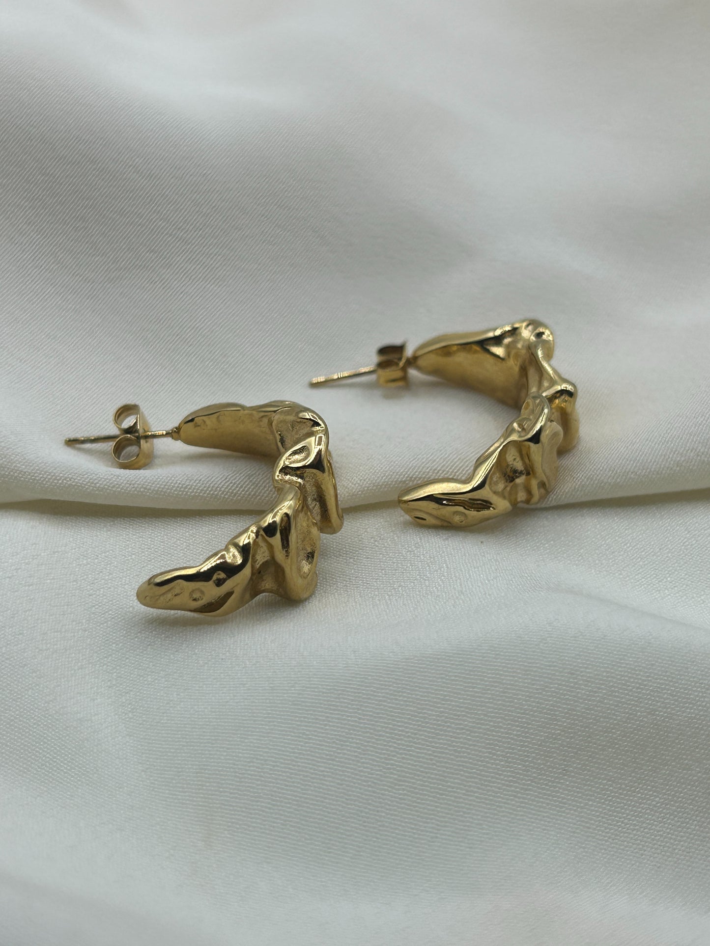 Folded Earrings Gold