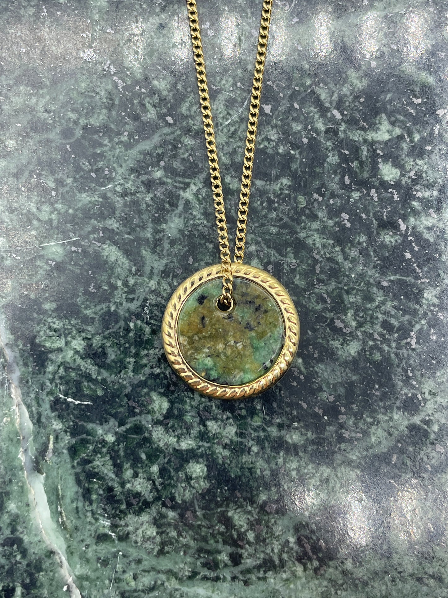 Green Round Stone Necklace