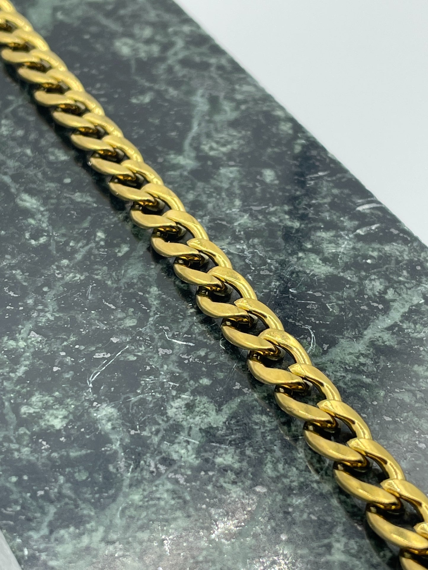 Large Chain Bracelet Gold