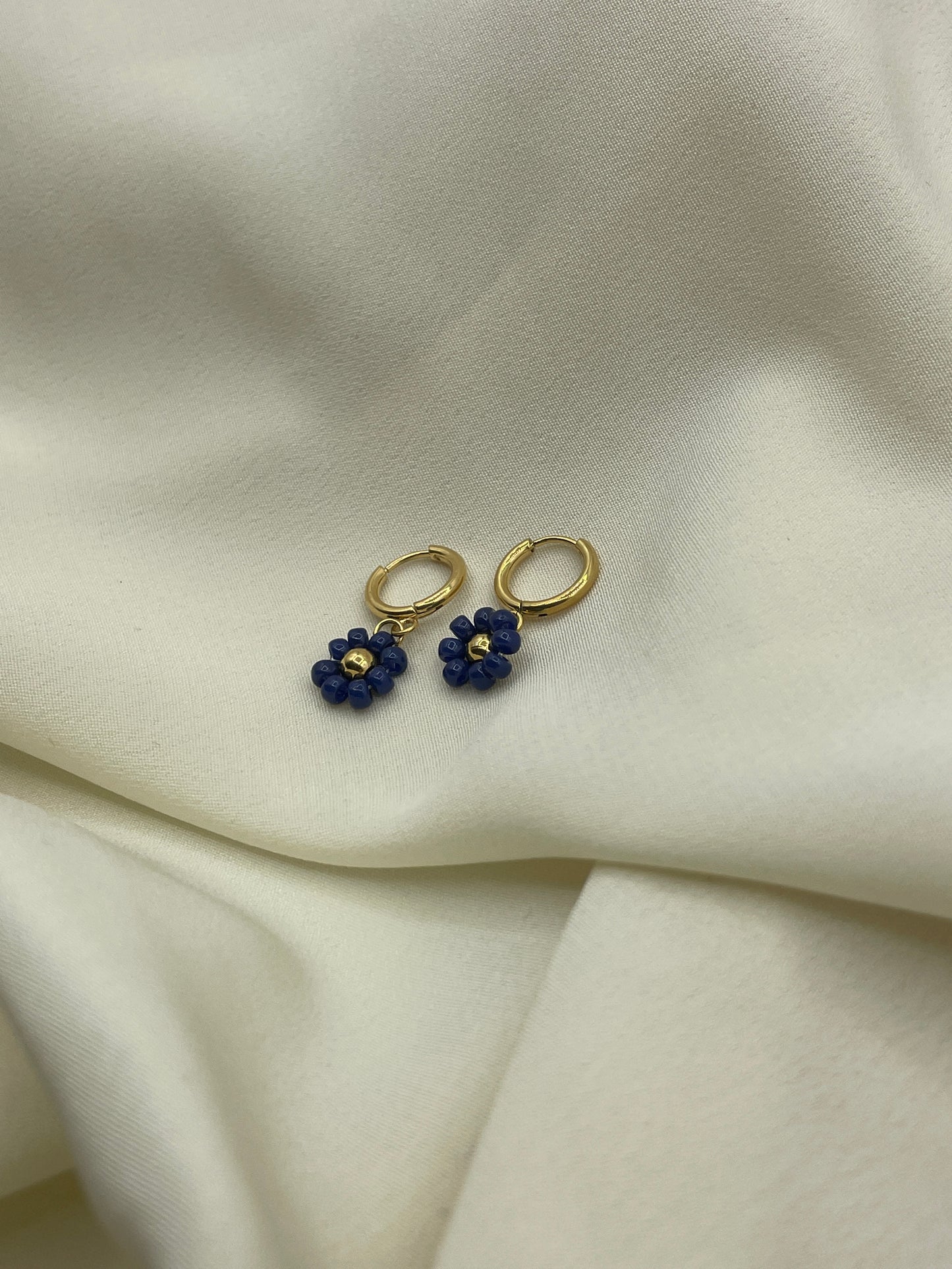 Navy mini flower earrings
