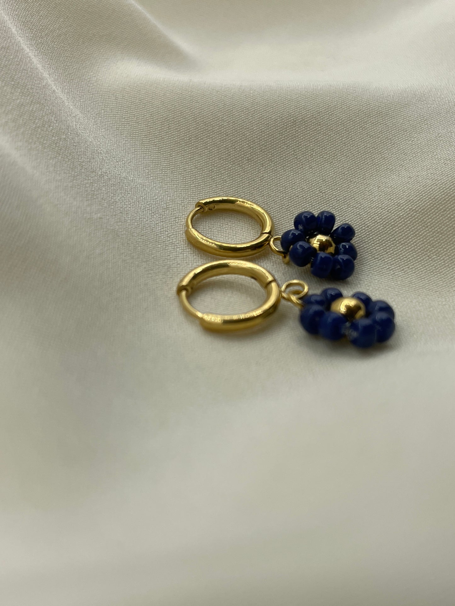 Navy mini flower earrings