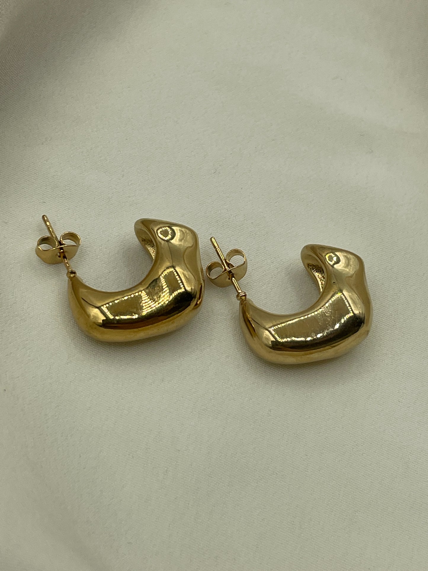 Thick Claw Earrings Gold