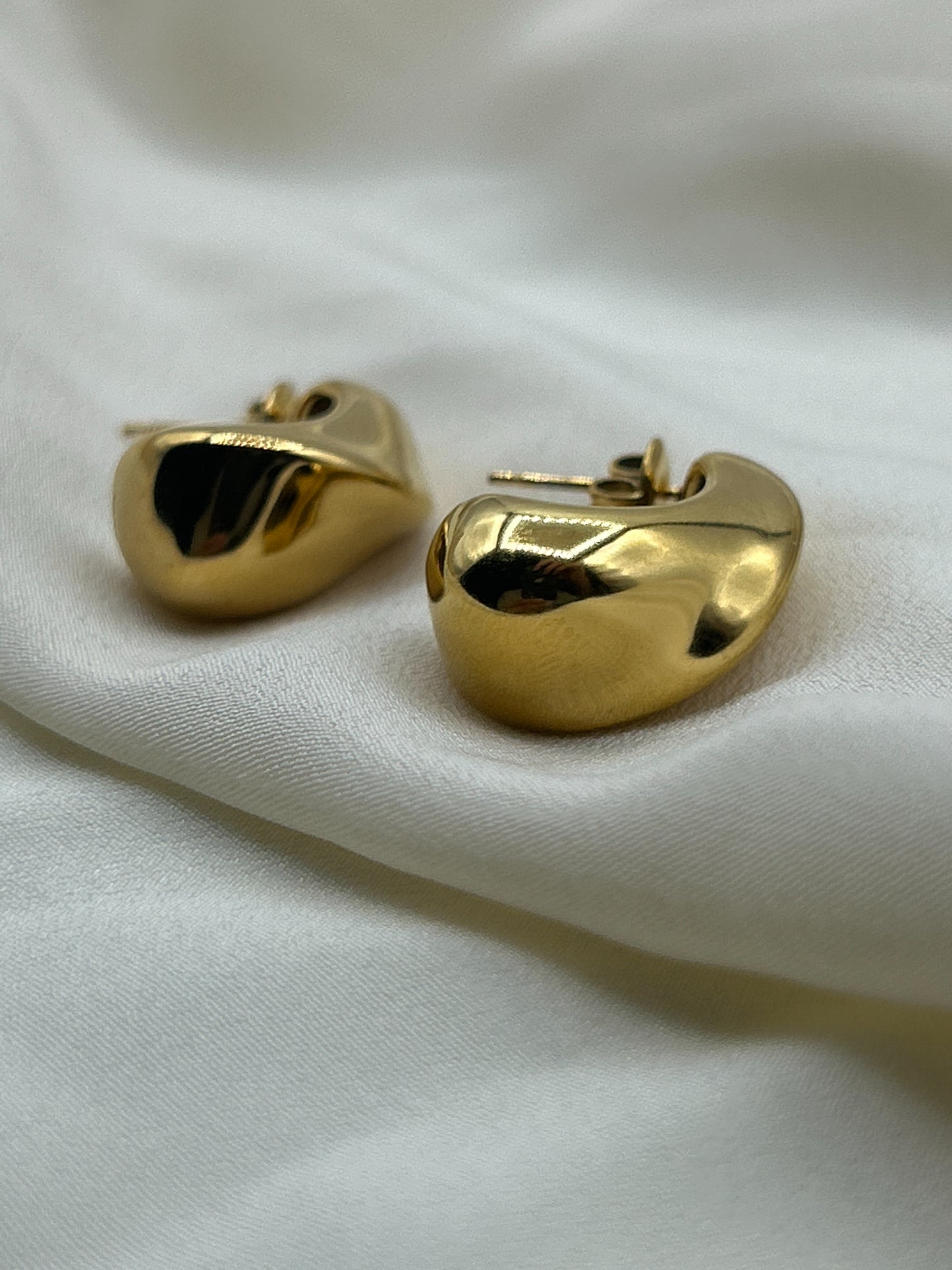 Thick Claw Earrings Gold