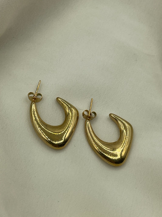 Thin Claw Earrings Gold