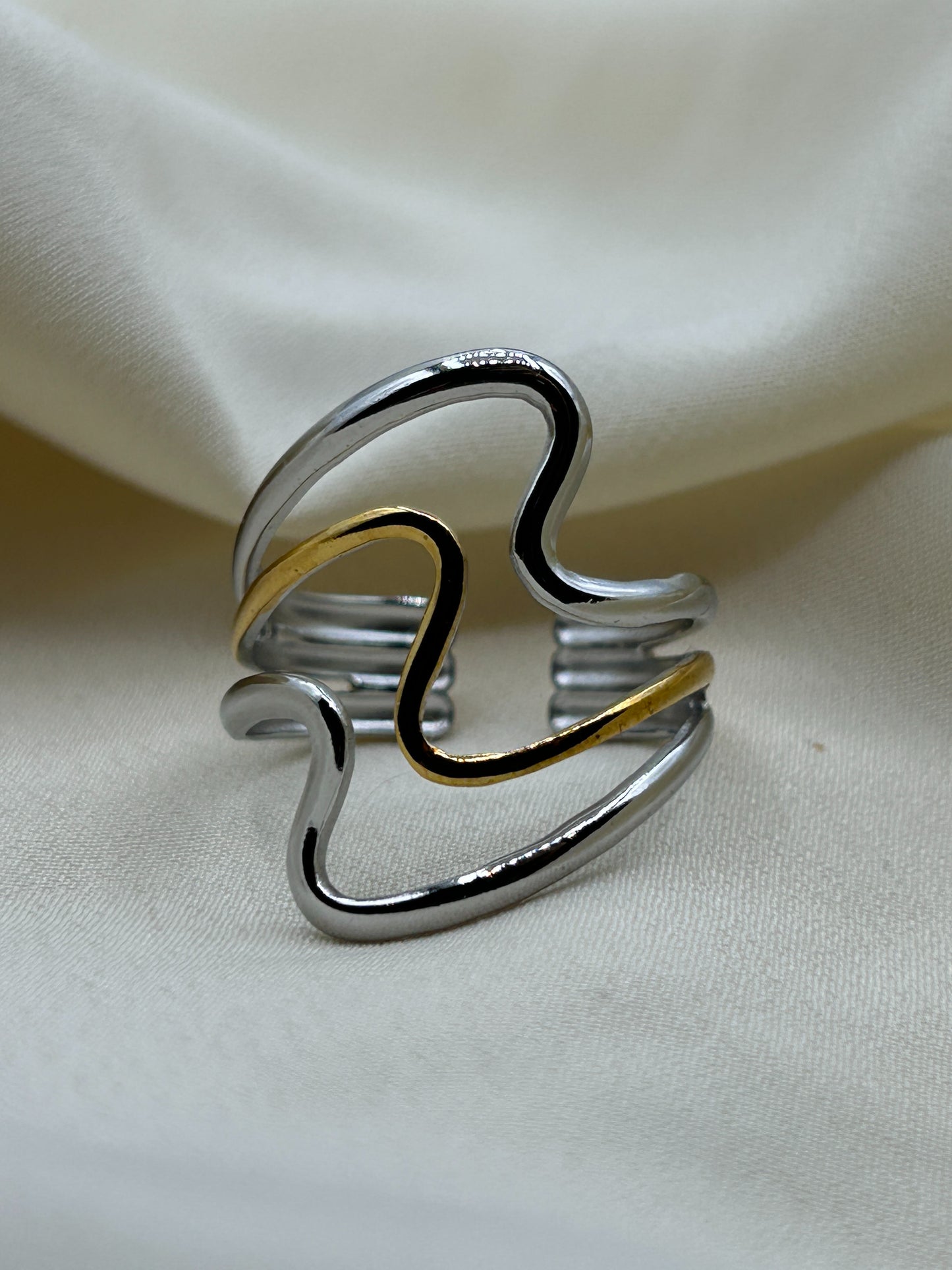 Bicolor Triple Windy Ring