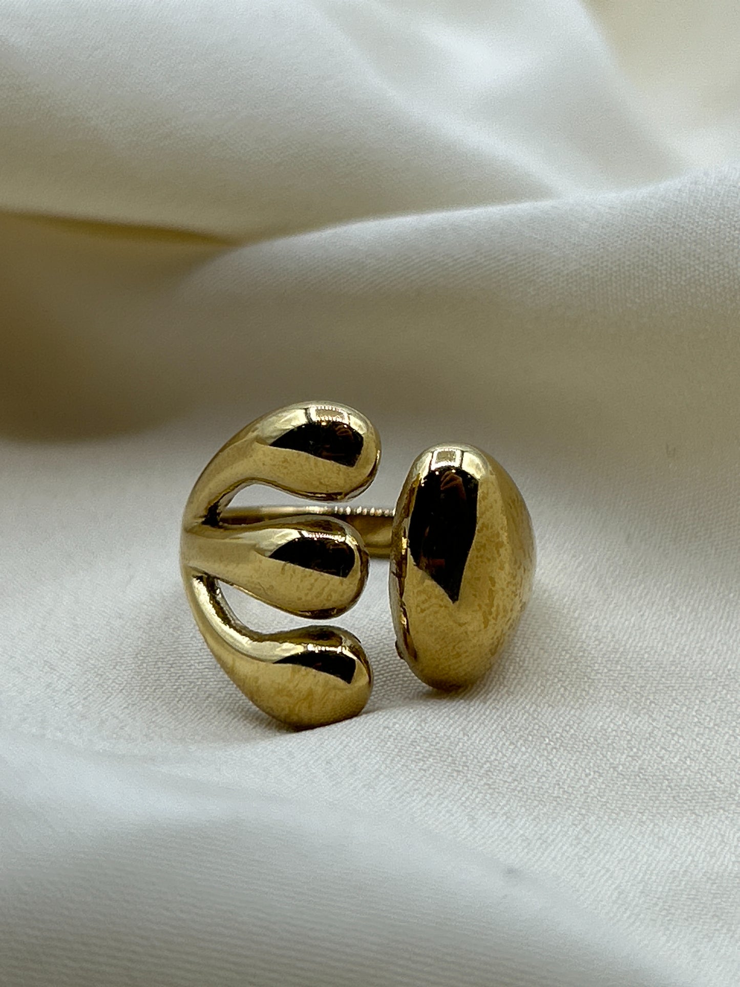 Triple Drop Ring Gold