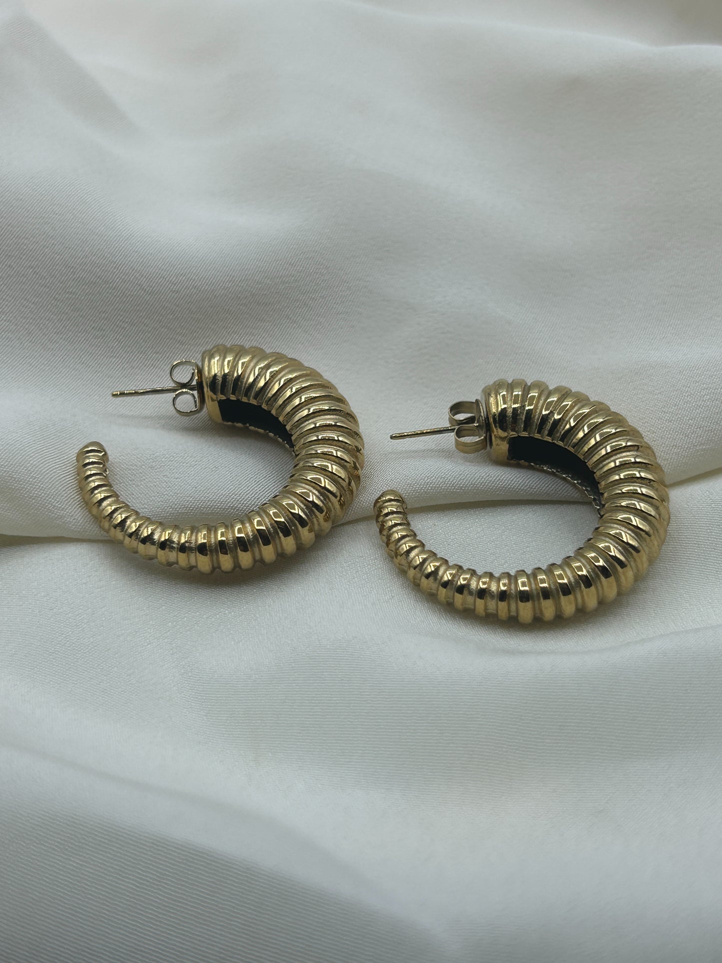Tusk Earrings Gold