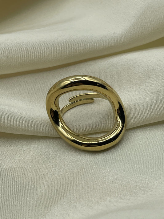 Alternative Circle Ring Gold