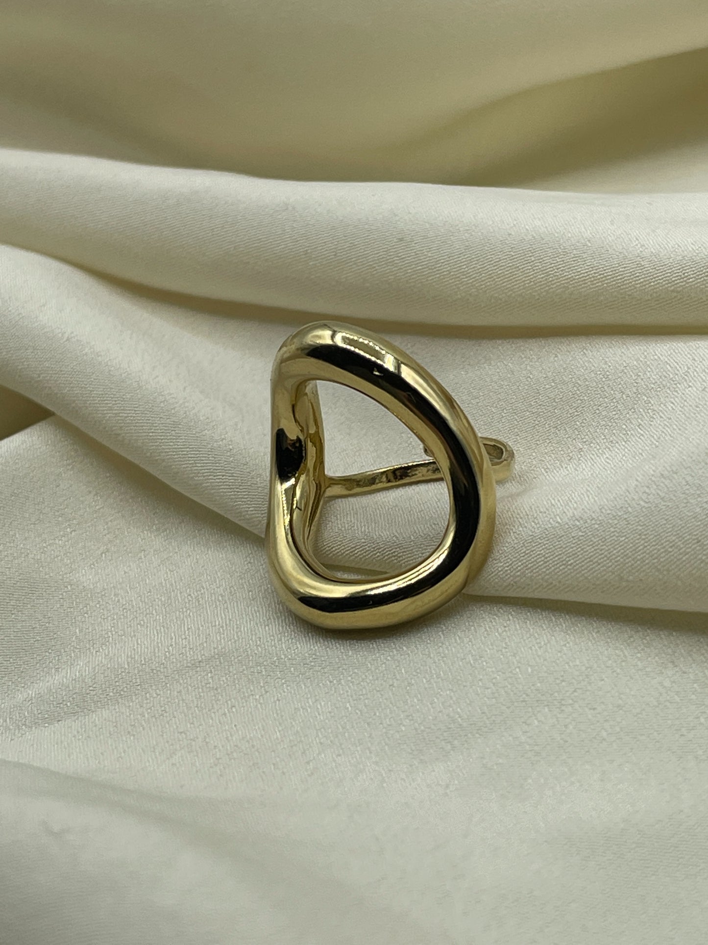 Alternative Circle Ring Gold