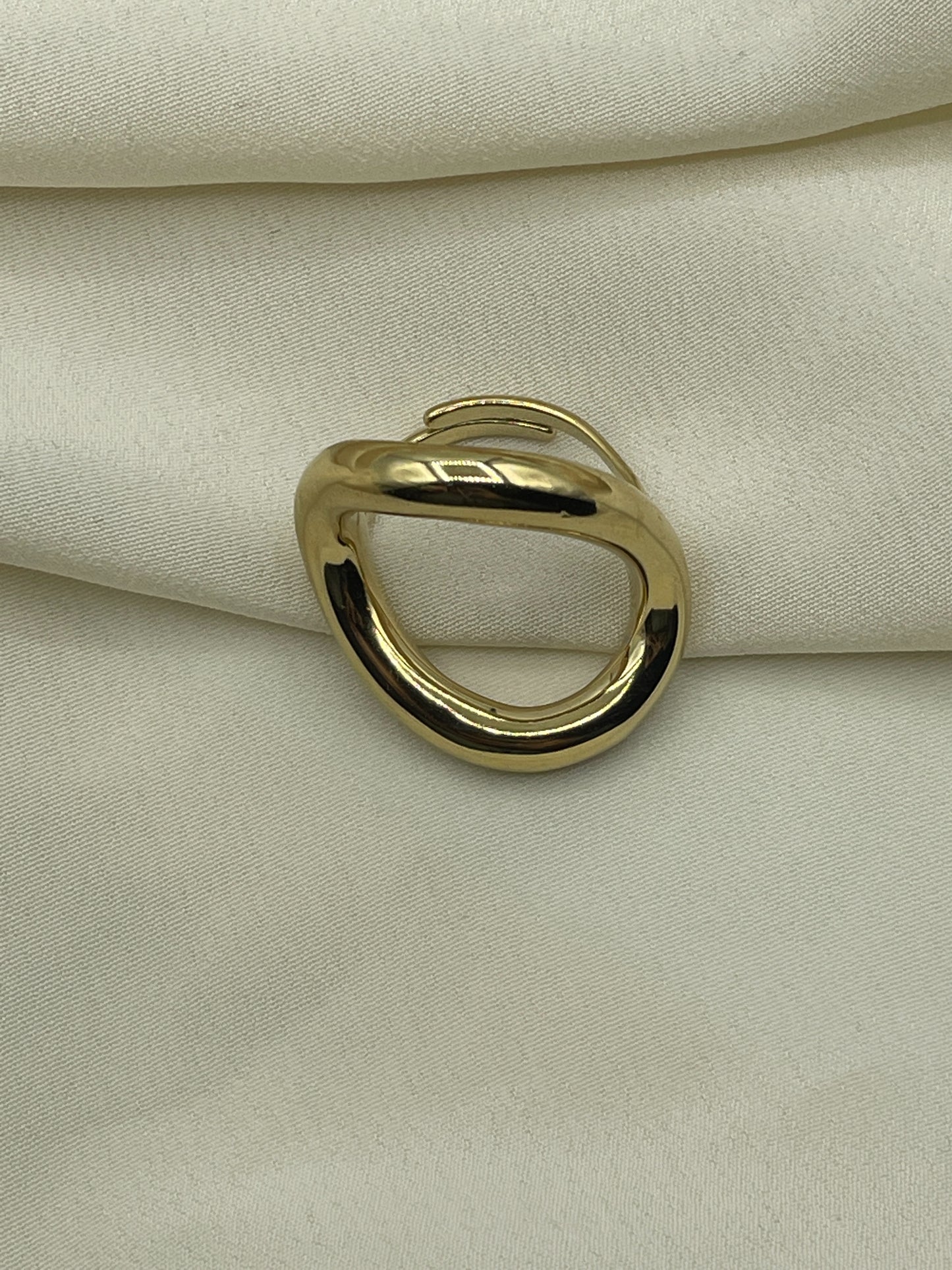 Alternative Circle Ring Gold