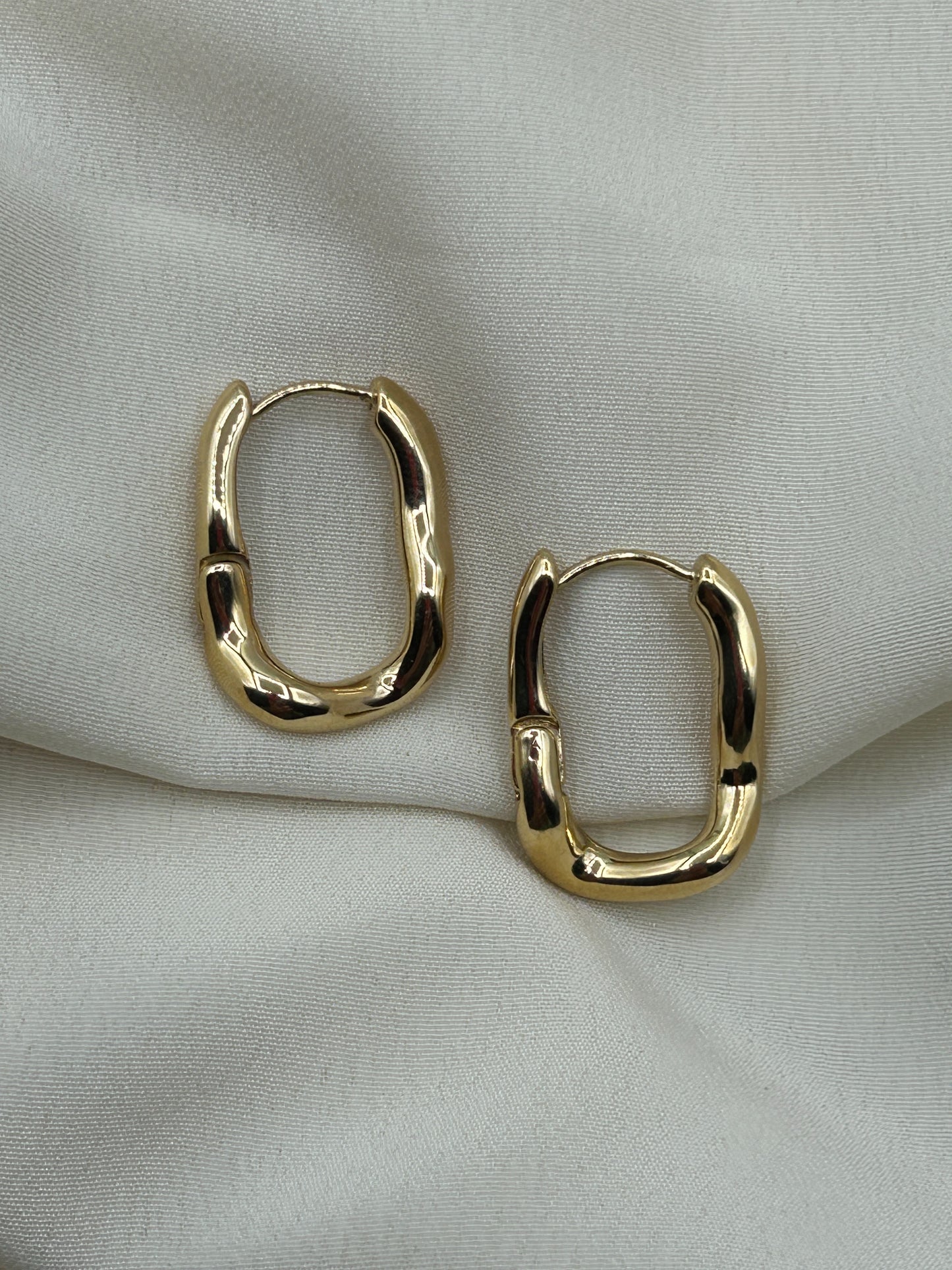 Alternative Hoops Earrings Gold