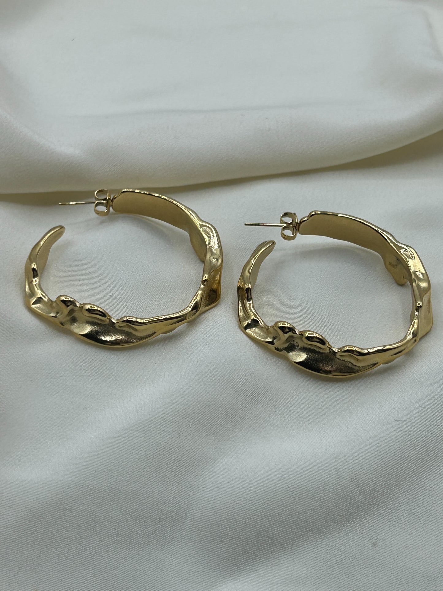 Bedrock Hoops Earrings Gold