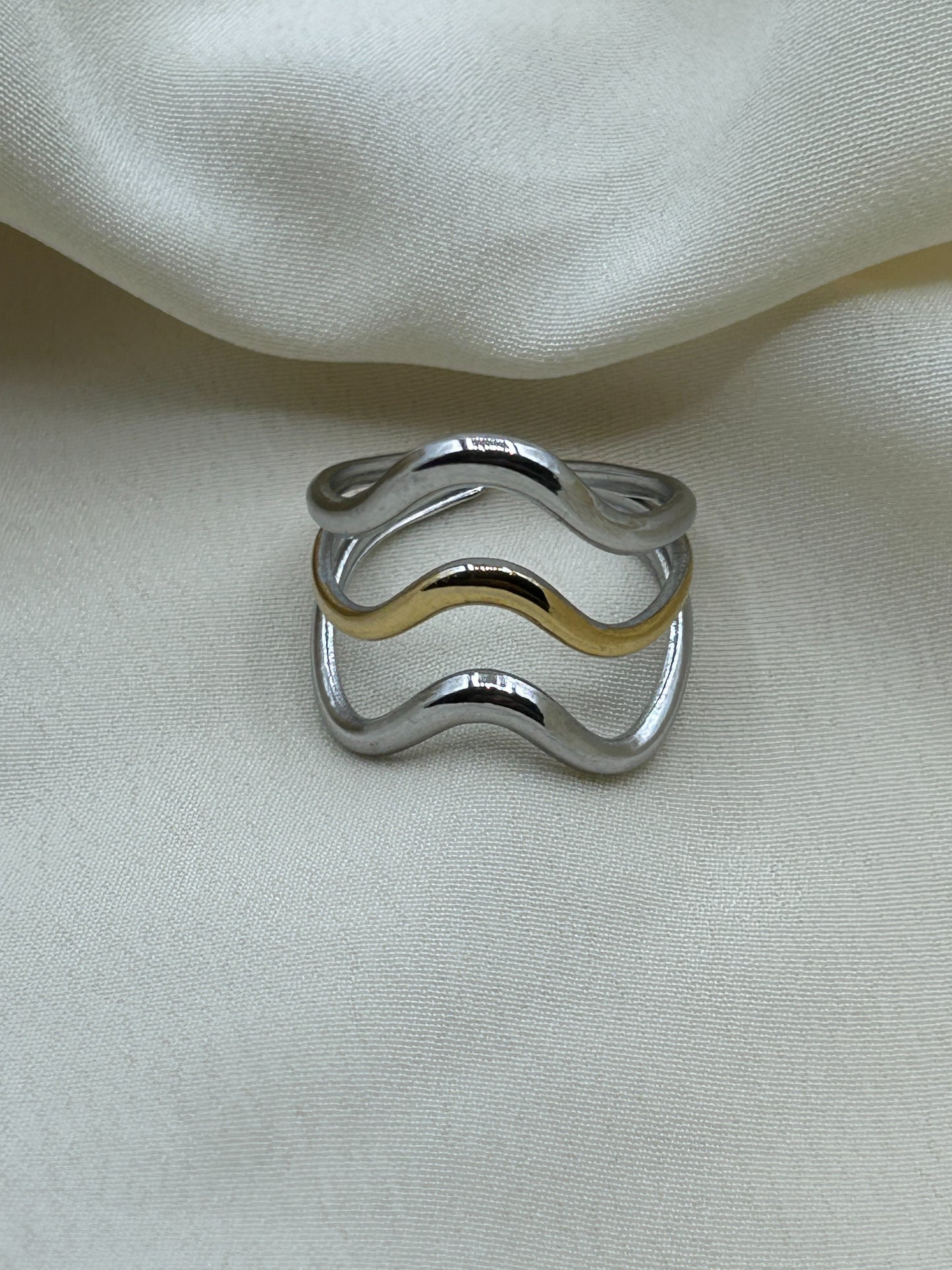 Bicolor Triple Wavy Ring