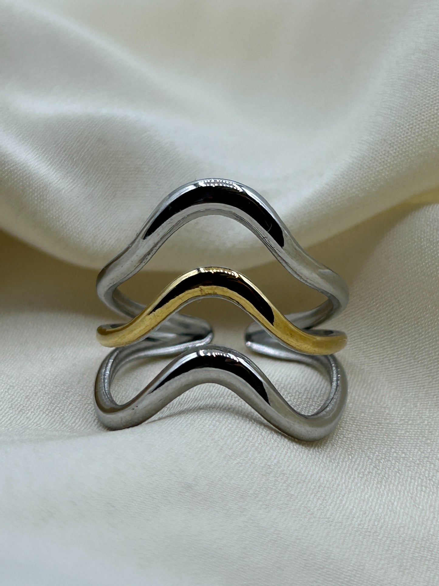 Bicolor Triple Wavy Ring