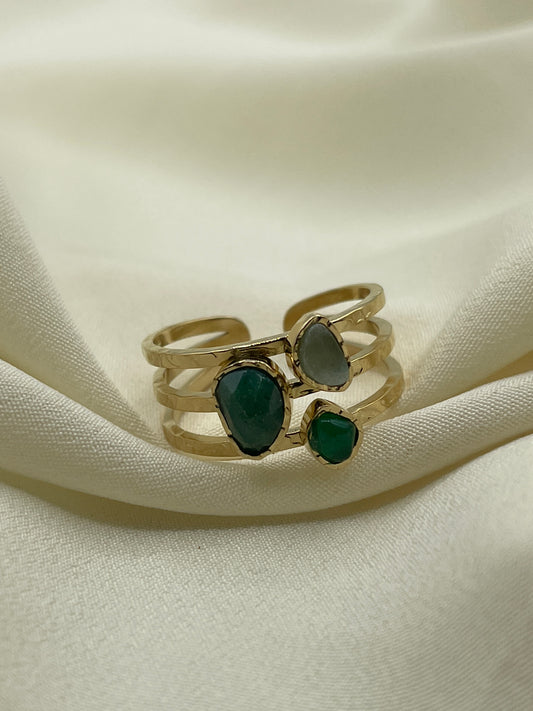 Bicolor Triple Green Stone Ring