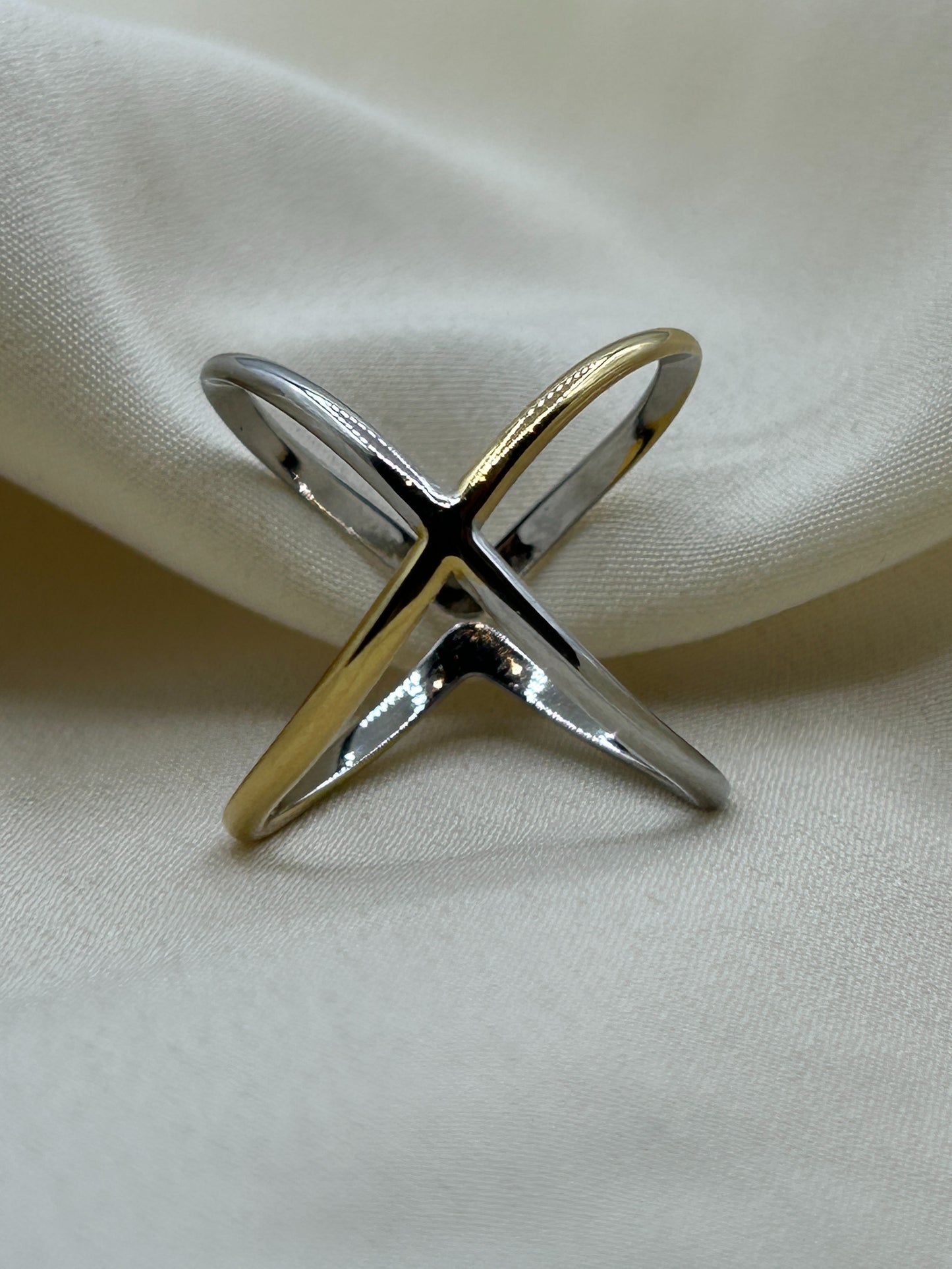 Bicolor Cross Ring