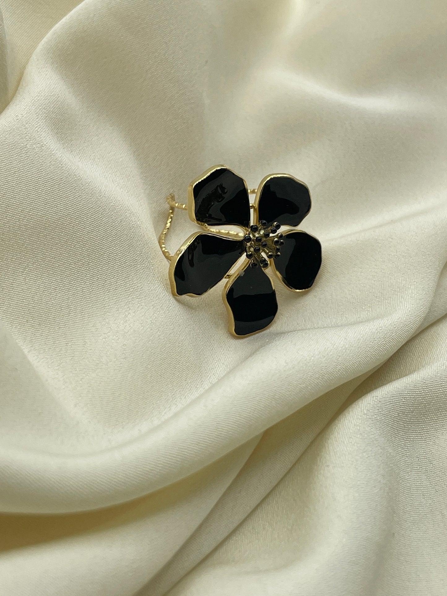 Black Flower Ring