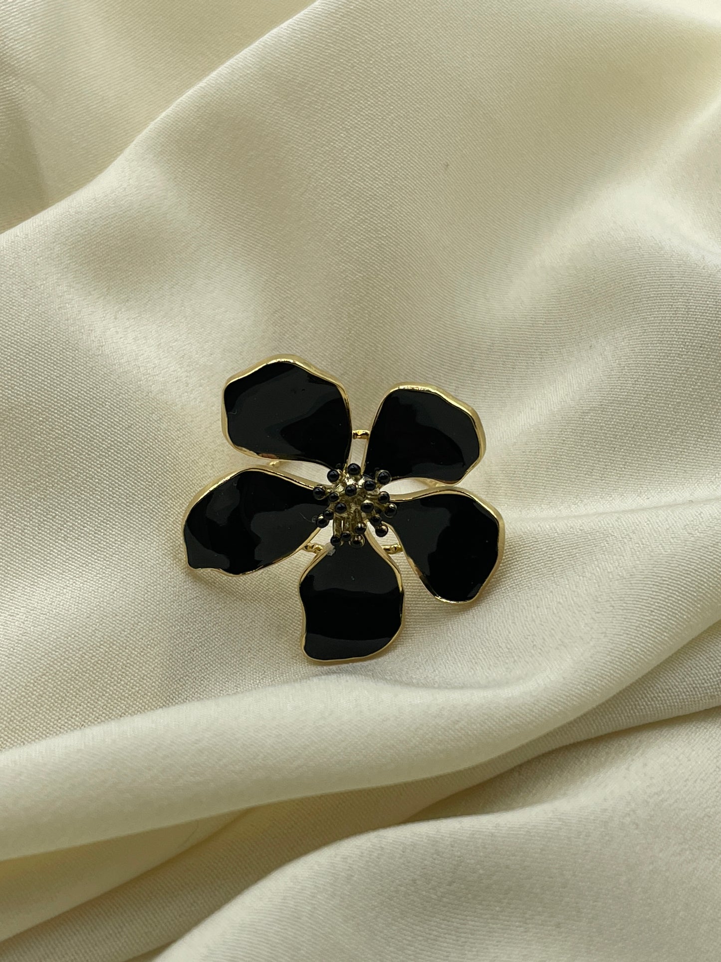 Black Flower Ring