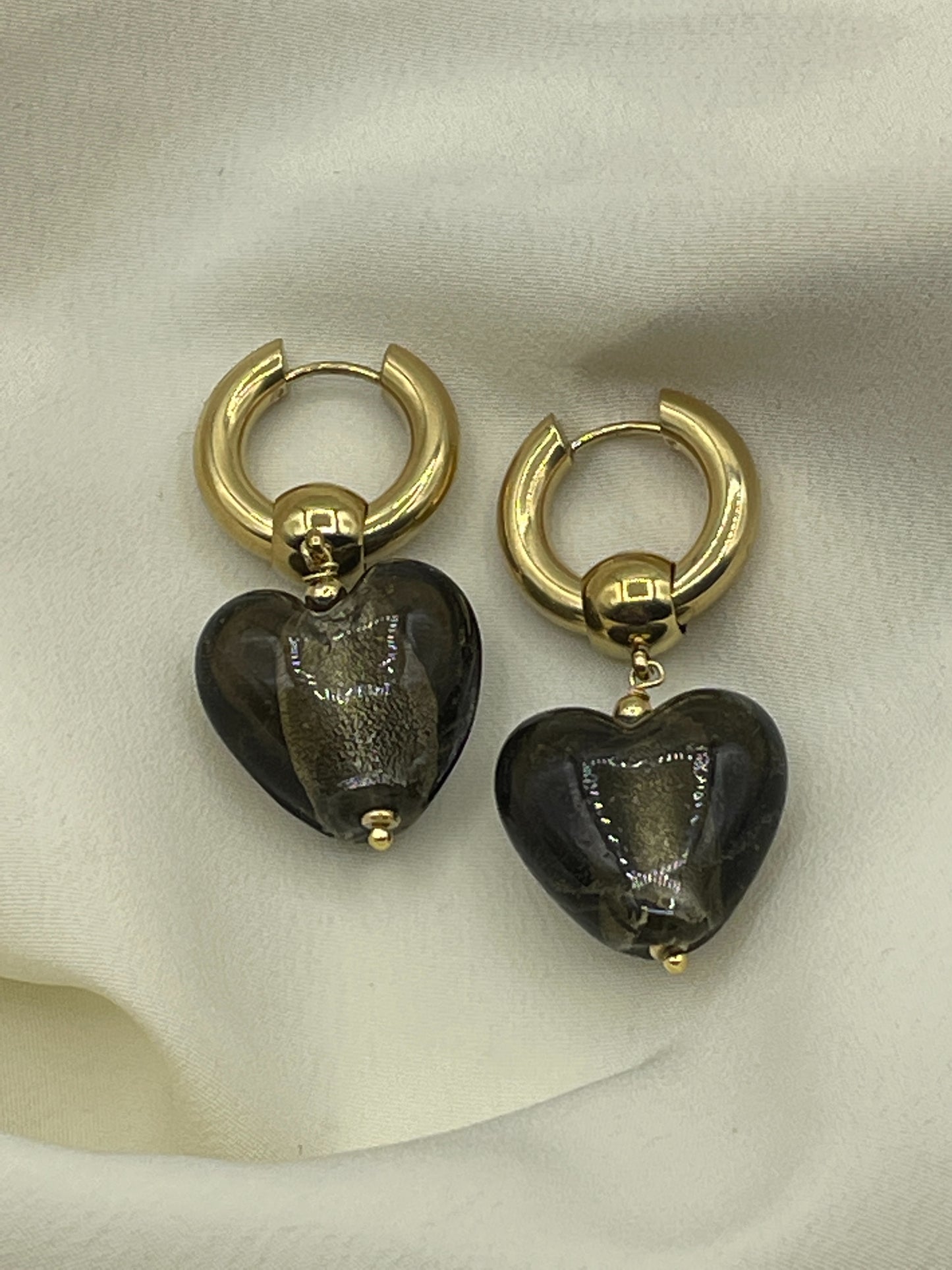 Black Hearts Pendant Earrings Gold