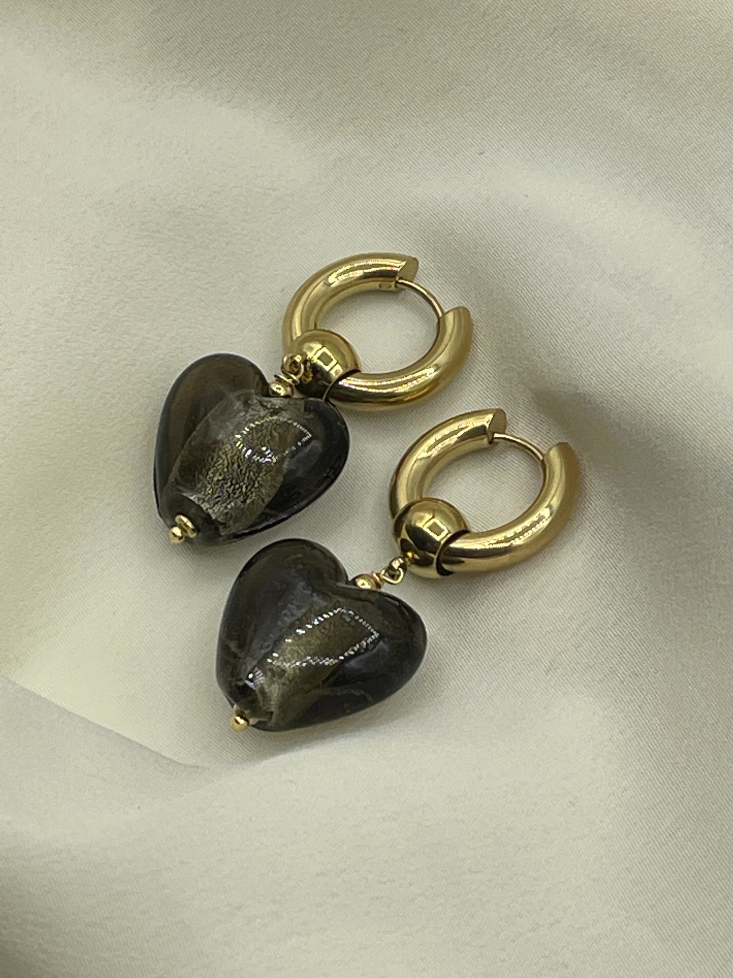 Black Hearts Pendant Earrings Gold