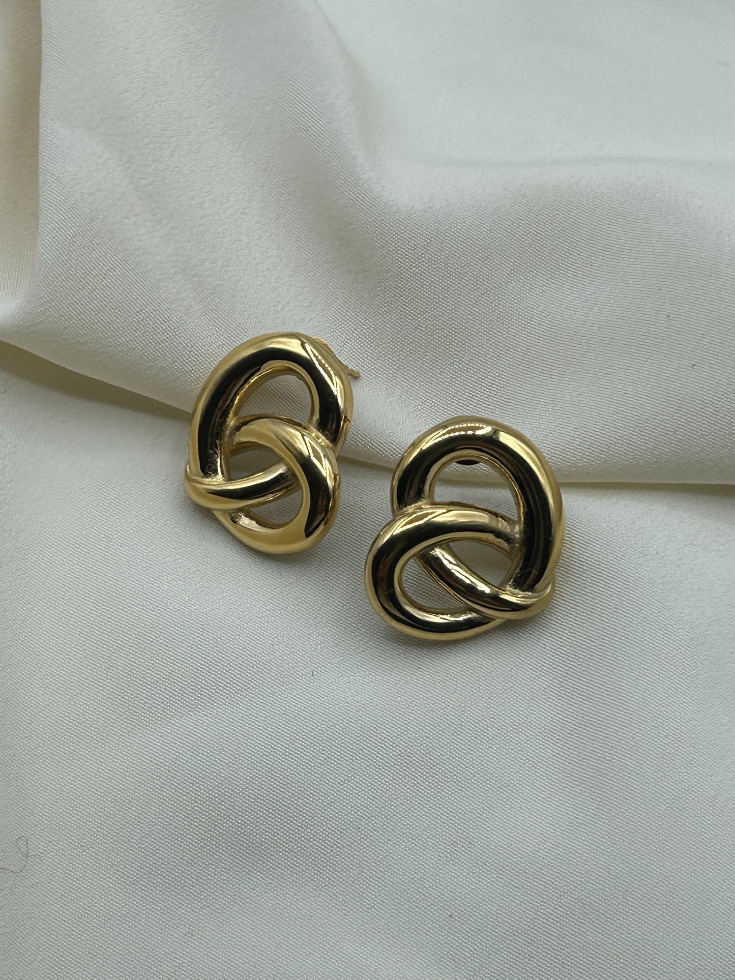 Bretzel Earrings Gold