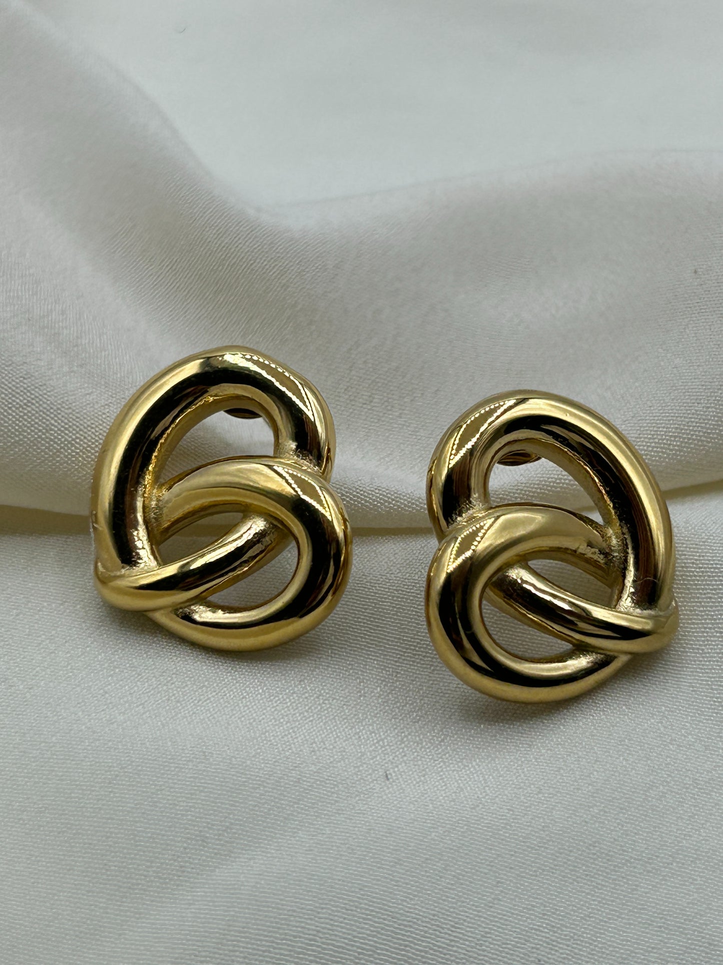 Bretzel Earrings Gold