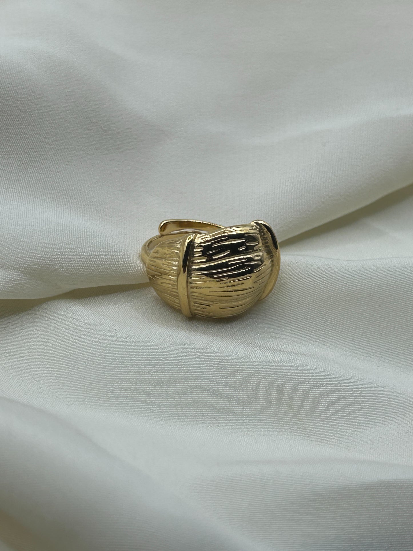Cocoon Ring Gold