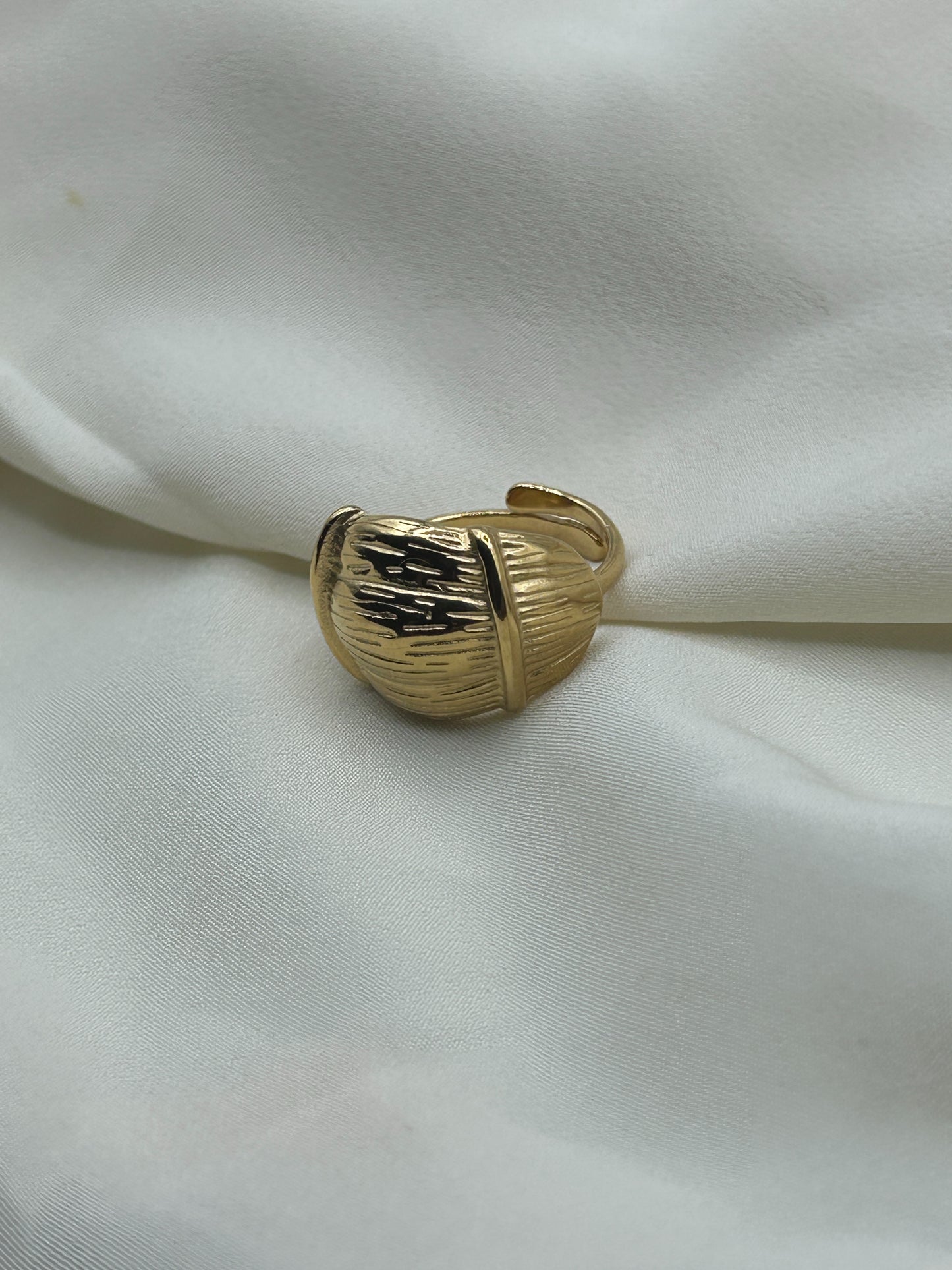 Cocoon Ring Gold