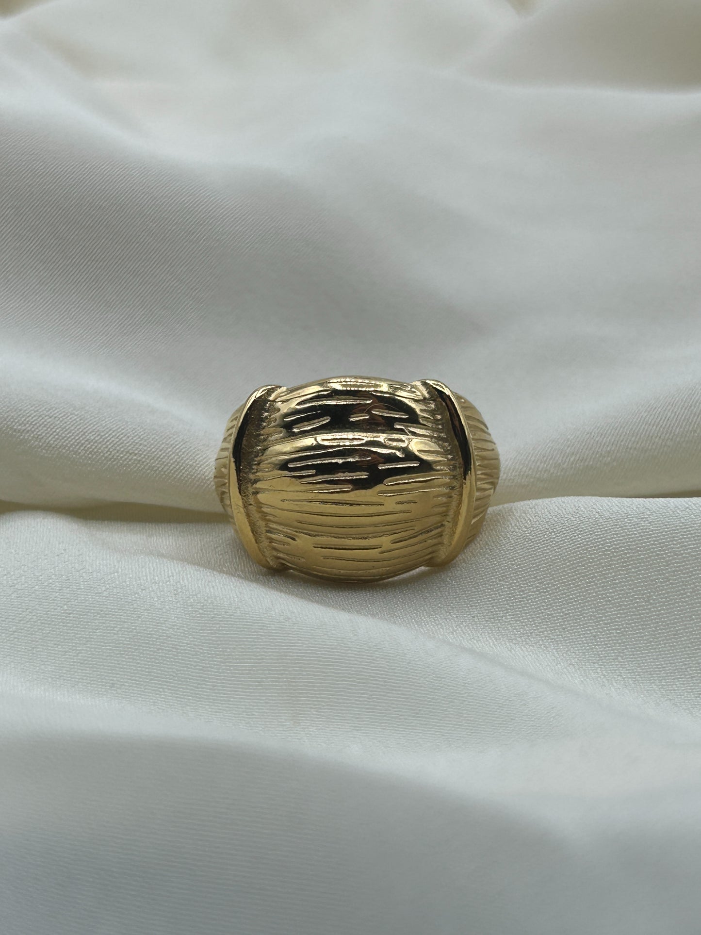 Cocoon Ring Gold