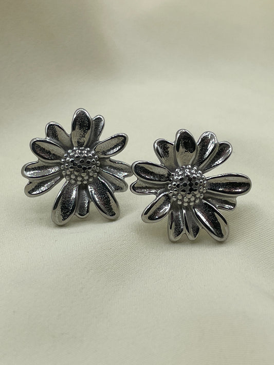Daisy Flower Earrings Silver