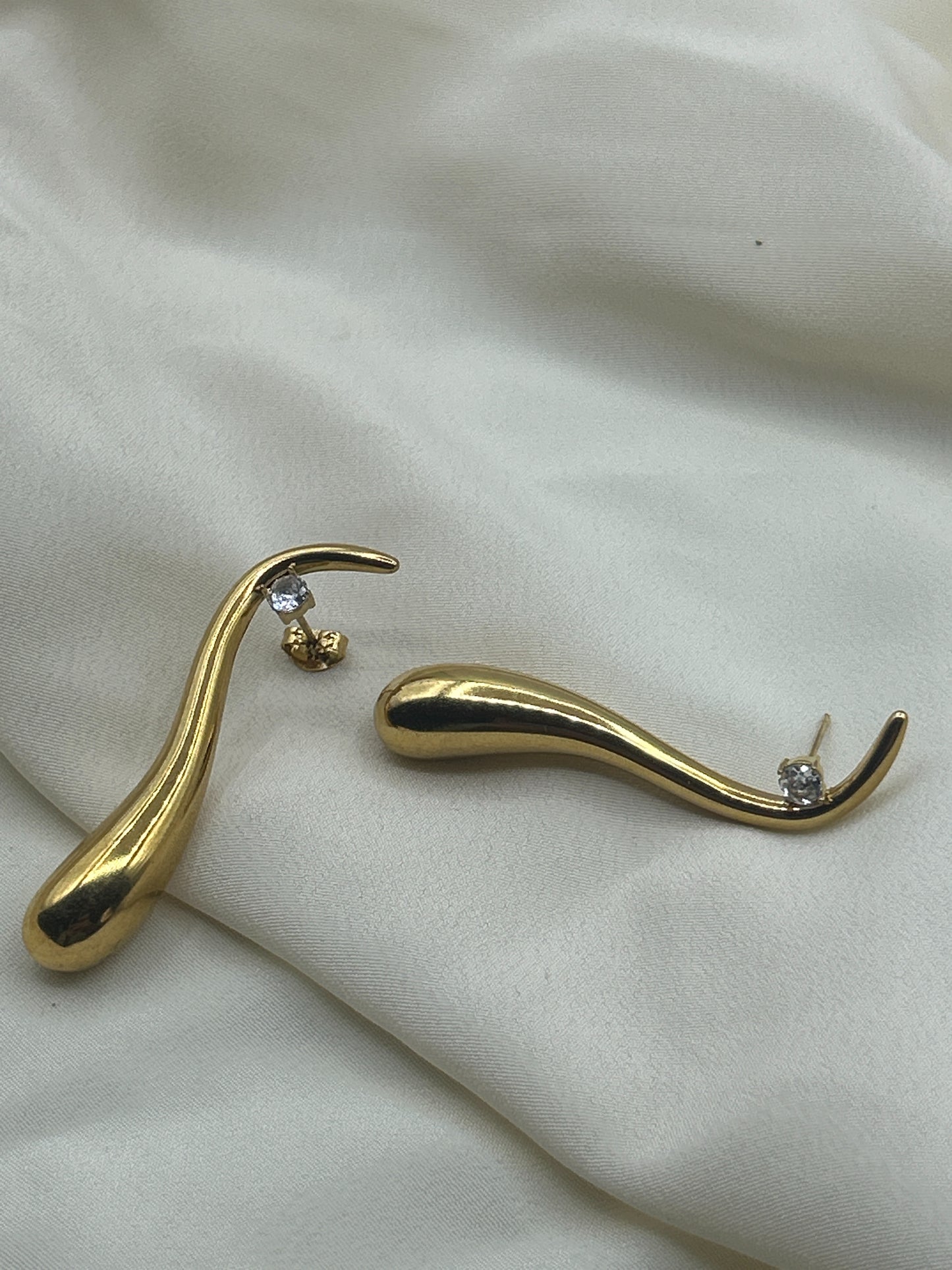 Diamond Drop Earrings Gold