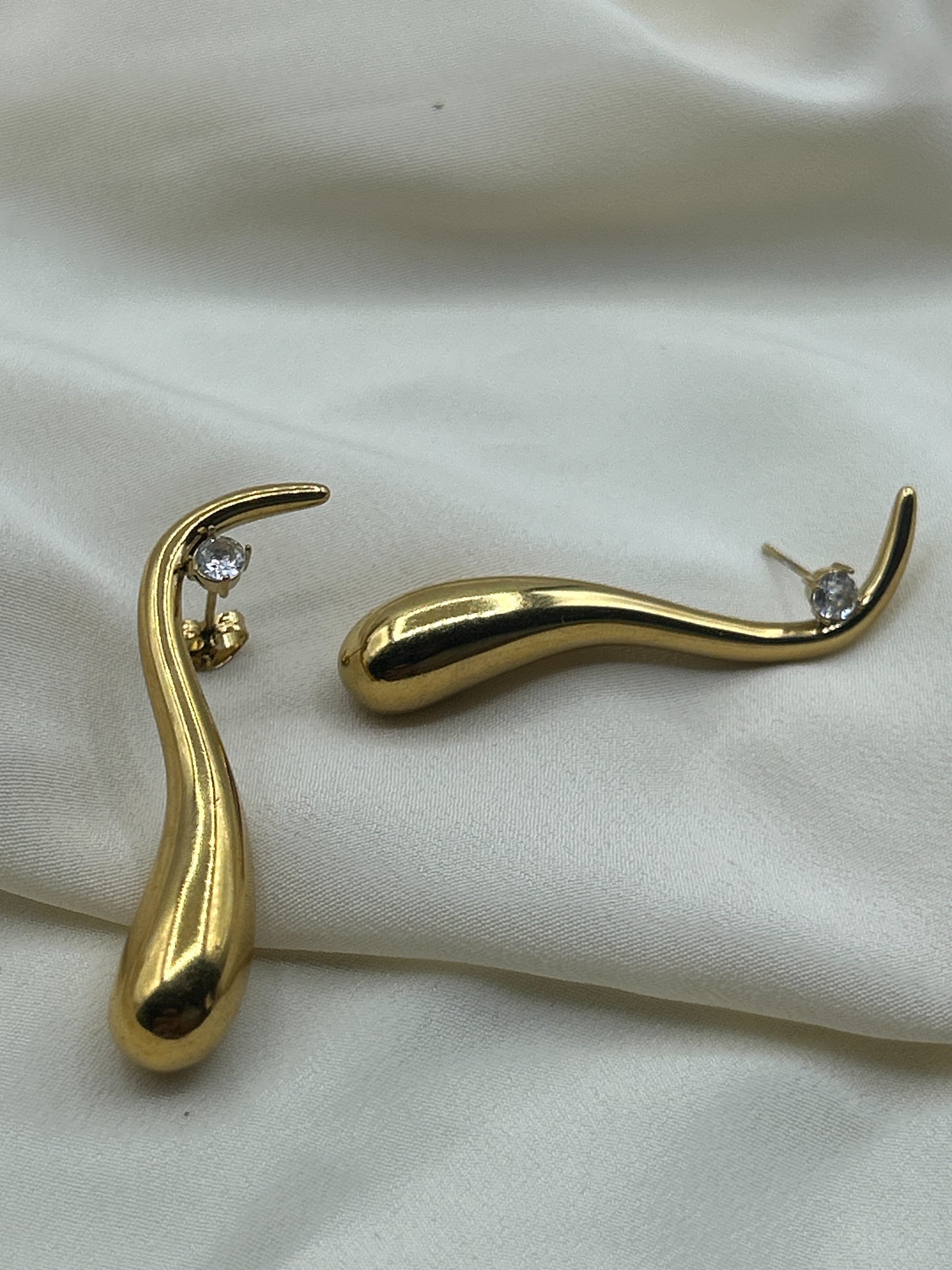 Diamond Drop Earrings Gold