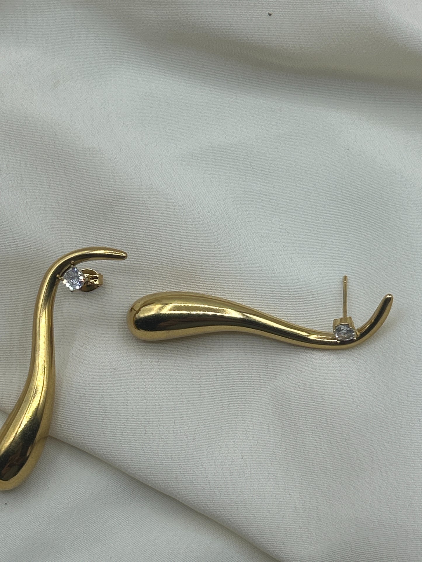 Diamond Drop Earrings Gold