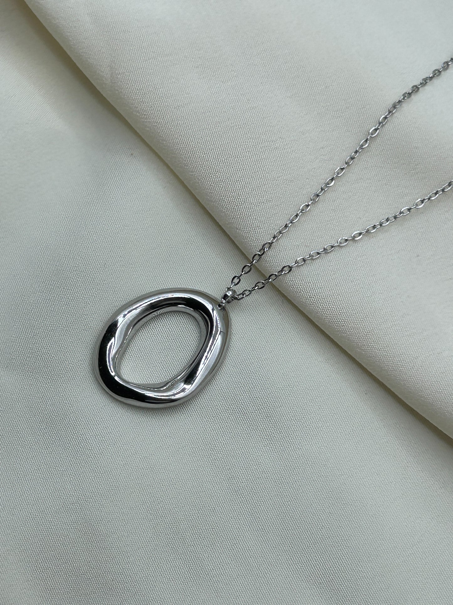 Distorted Circle Necklace Silver