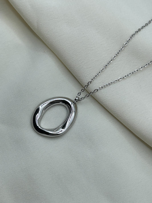 Distorted Circle Necklace Silver