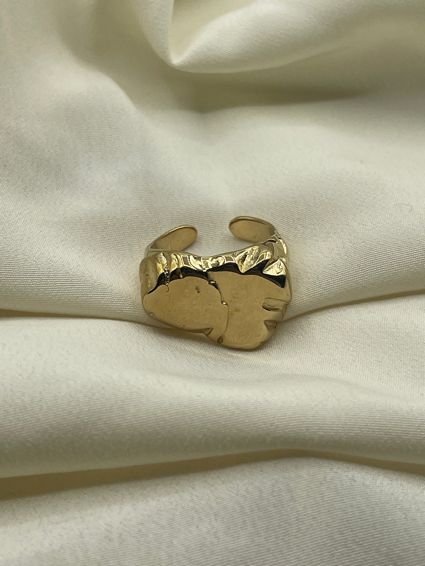 Distorted Signet Ring Gold