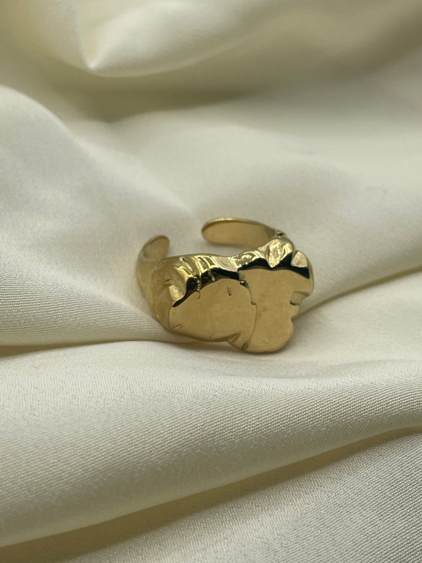 Distorted Signet Ring Gold