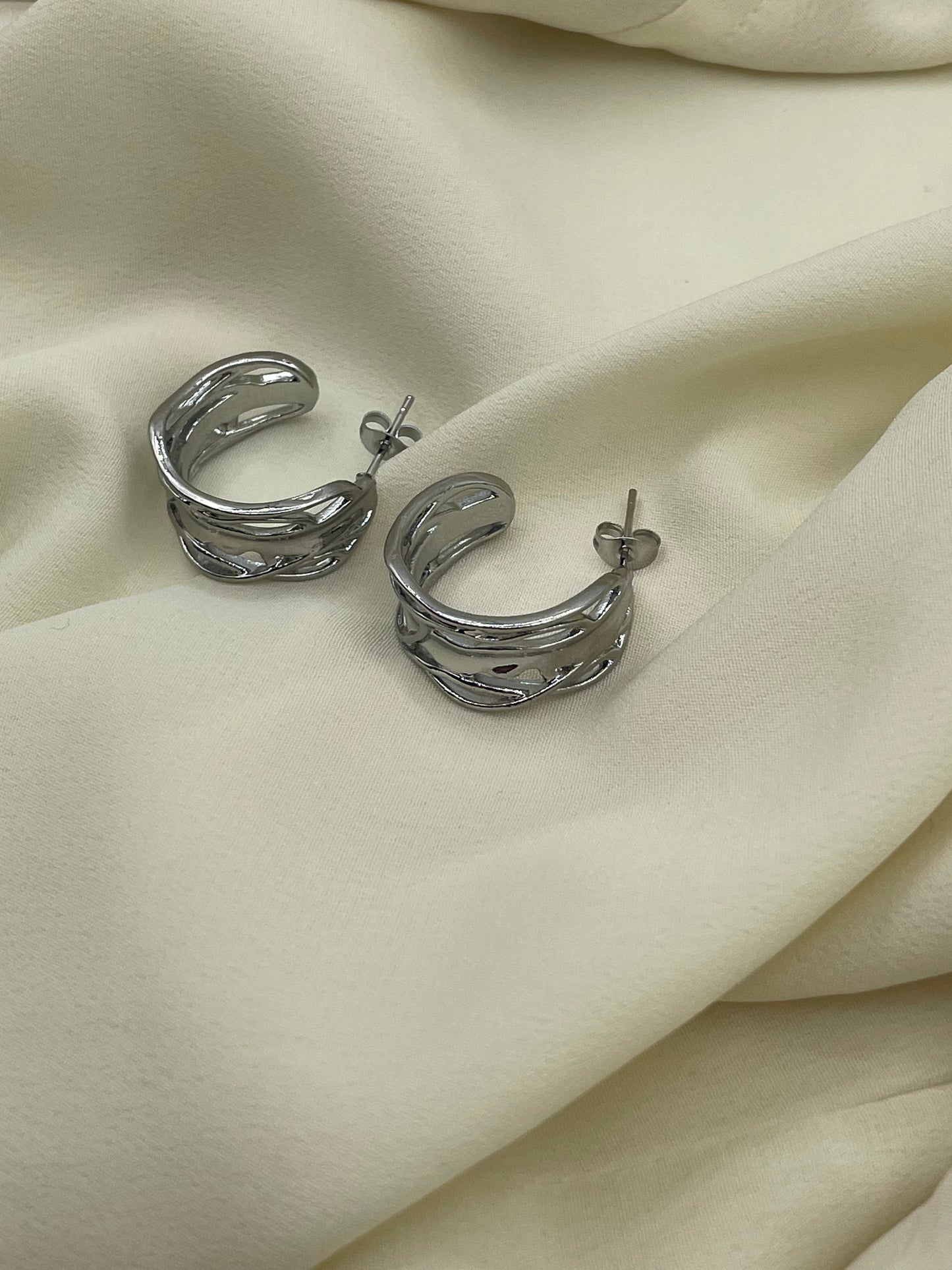 Entangled Hoops Earrings Silver