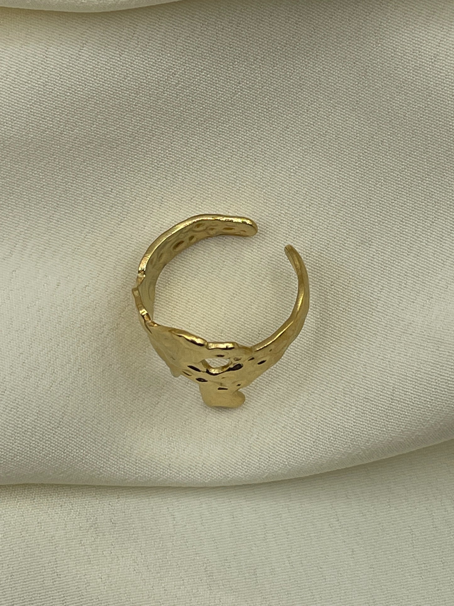 Flat Cratered Ring Gold