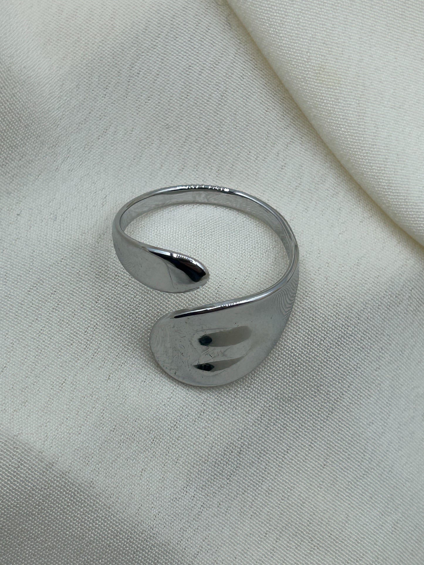 Flat Enlacing Ring Silver