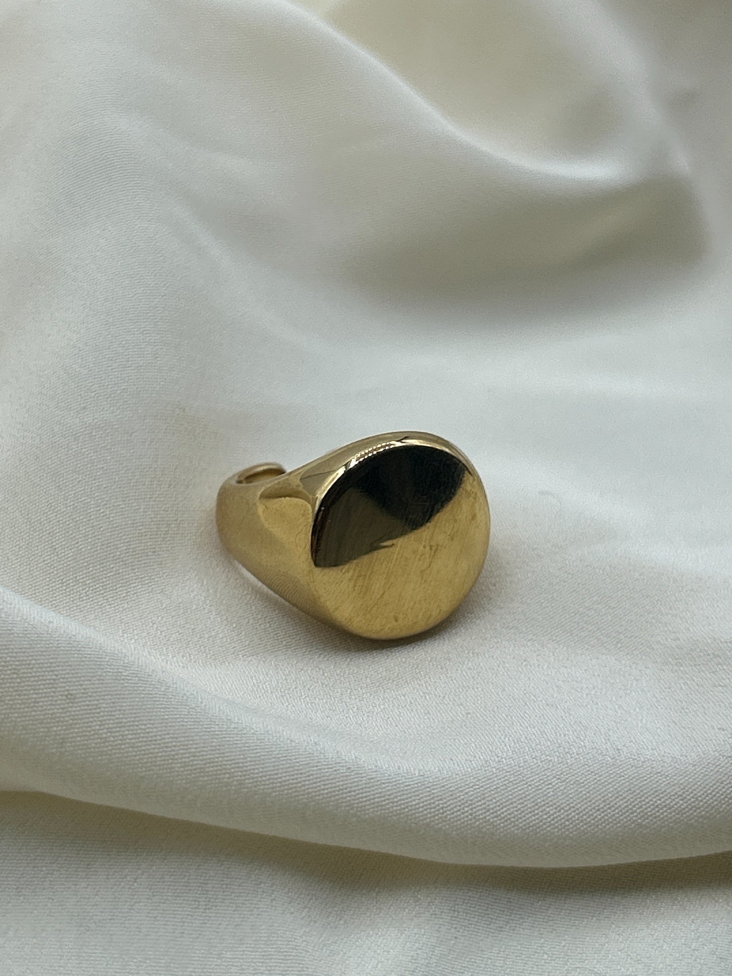 Flat Round Ring Gold
