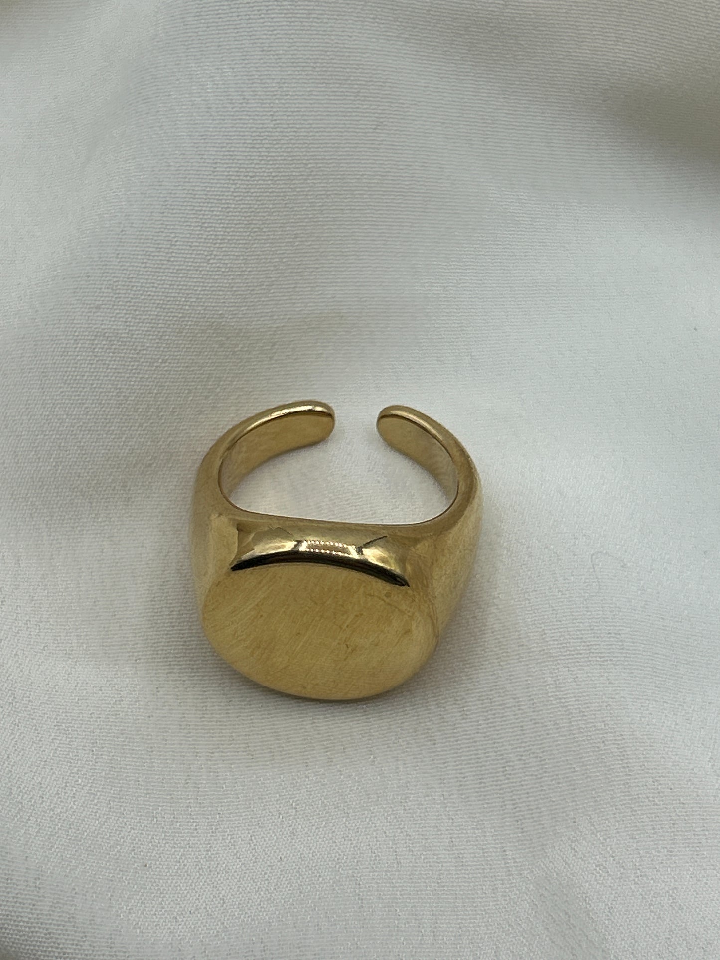 Flat Round Ring Gold