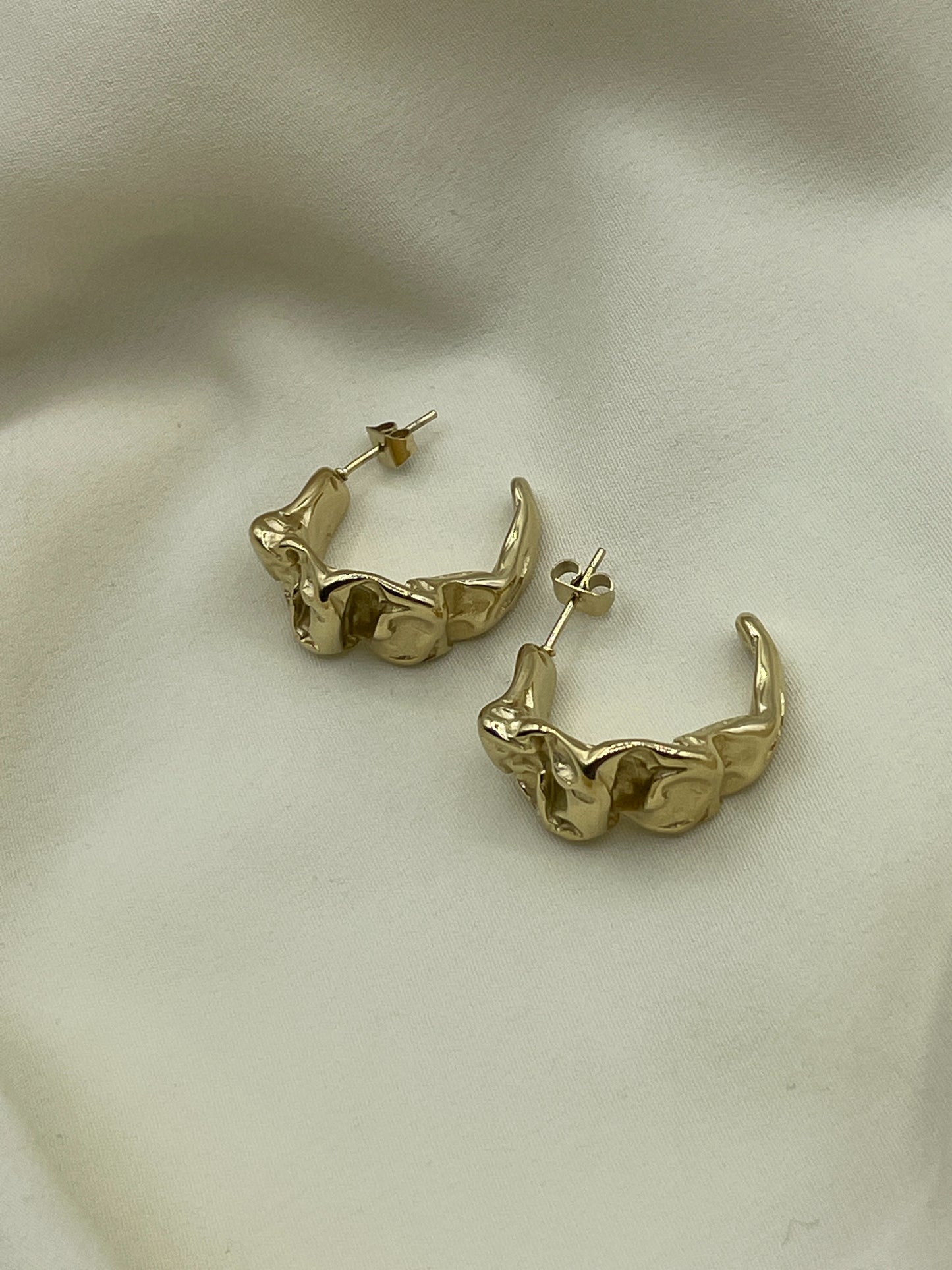 Folded Earrings Gold