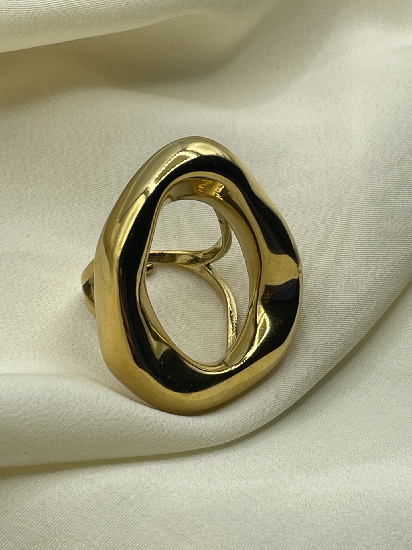 Giant Distorted Circle Ring Gold