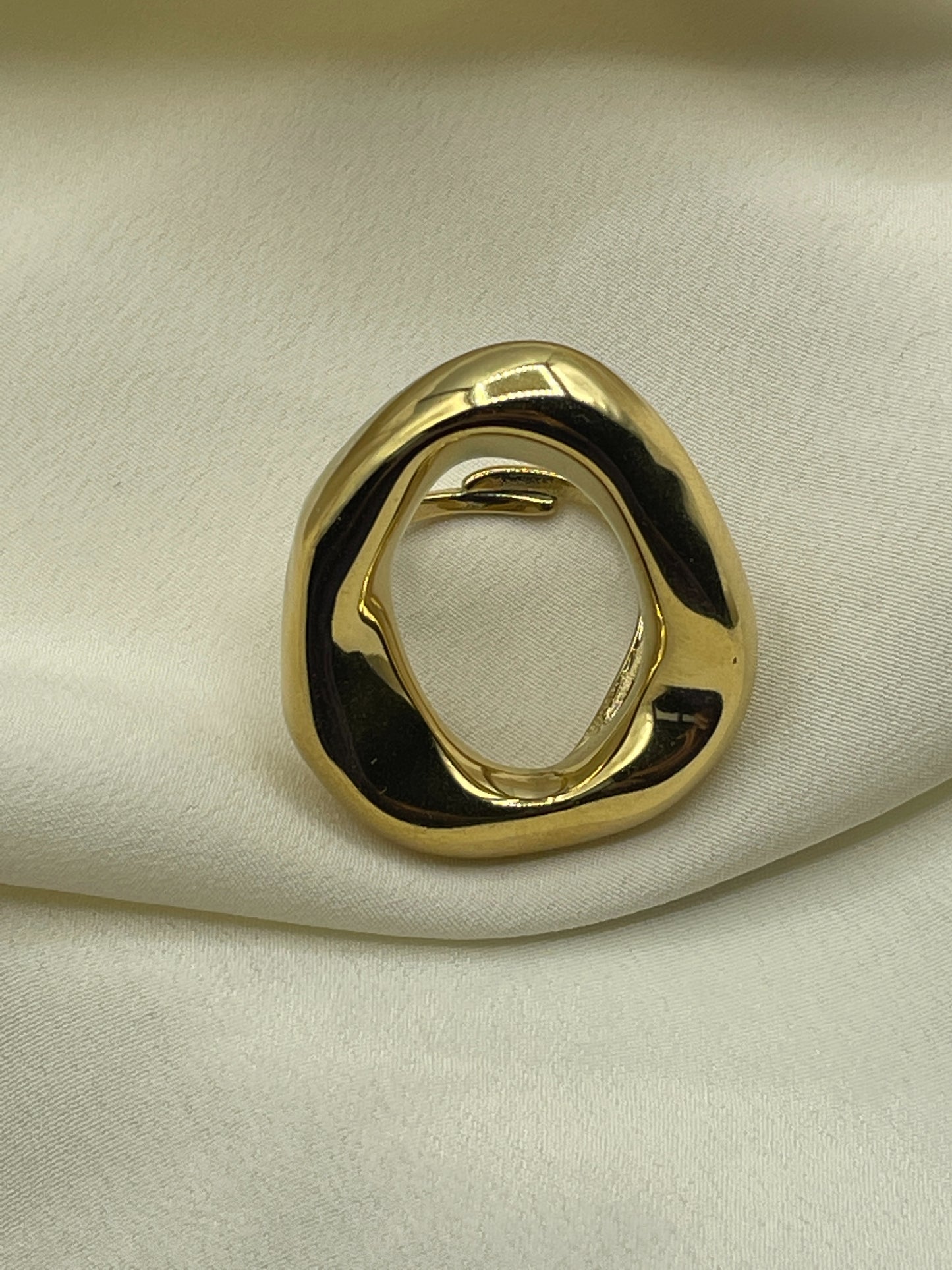 Giant Distorted Circle Ring Gold